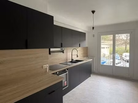 ref 12330- résidence le provence - f5 au 1er avec balcon