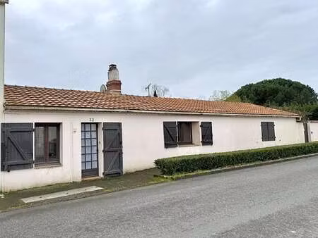 vente maison à saint-étienne-de-mer-morte (44270) : à vendre / 79m² saint-étienne-de-mer-m