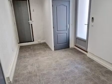 local commercial 35 m² fuveau