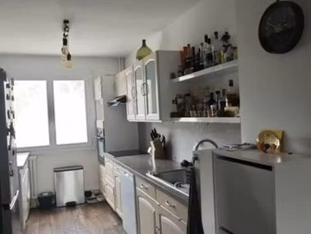 grand appartement t5 de 89m² traversant