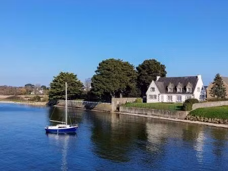 port-louis – propriété d'exception au bord de l'eau