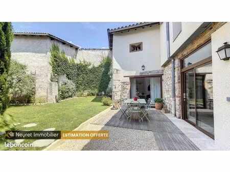 maison 6 pièces 157 m²
