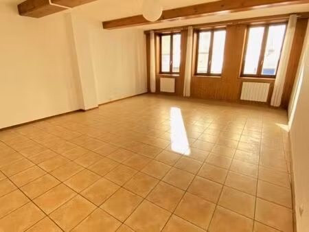 appartement 2 pièces 81 m²