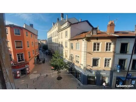 appartement 1 pièce 48 m²