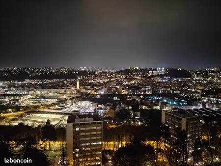 vue panoramique lyon – t3 meublé 74 m² – 2 balcons – 8ᵉ étage