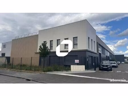 local d'activité 328 m²