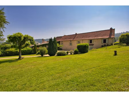 propriété 9 pièces 227 m2 au calme