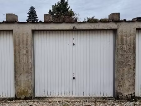 garage fermé – résidence calme – proche a7