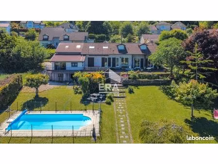 maison 7 pièces 240 m²