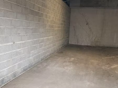 local de stokage à louer