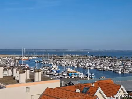 appartement t3 de 42 m² avec vue sur le port