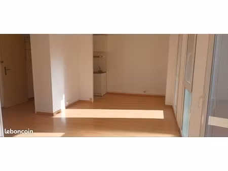 studio avec place de parking et cave