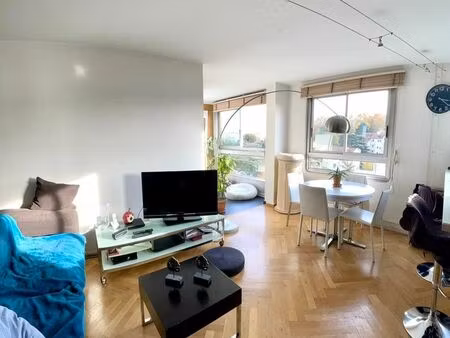 traversant  vue dégagée  transports et commerces a 2 pas