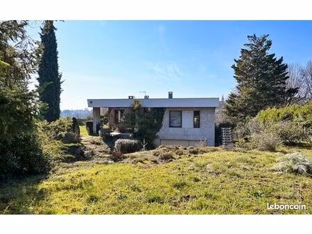 maison 6 pièces 208 m²