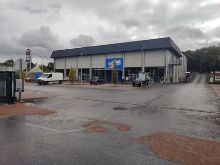 bien professionnel à louer à laneffe € 13.500 (leedj) - dg real estate | zimmo