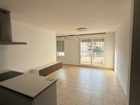 appartement t2 + box fermé cantini 13008