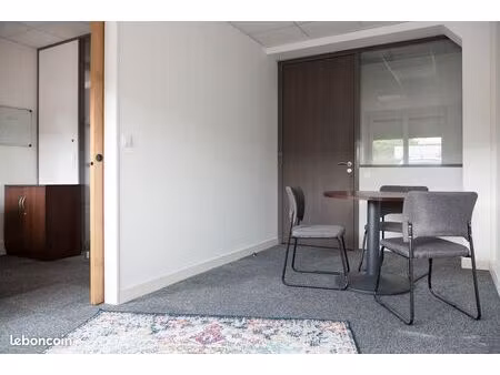 bureau double meublé 22 m2 à caluire
