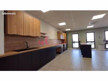 local bureaux 125 m²