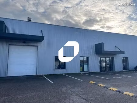 local d'activité 852 m²