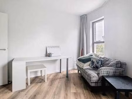 chambre d'étudiant d'environ 28m² à vendre dans un emplaceme