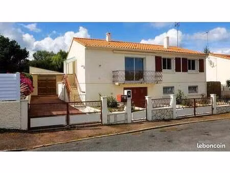 vente maison à la chaize-le-vicomte (85310) : à vendre / 138m² la chaize-le-vicomte