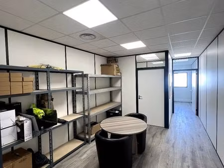 bureau 33 à 170 mètres carrés modulables – parking – aucun frais d’agence – sathonay-camp 