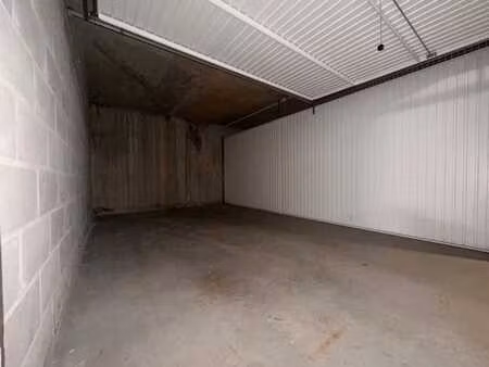 box de garage pour 1 voiture dans parking souterrain