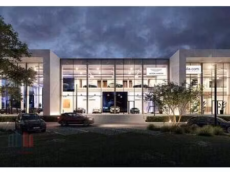 753 m² d'entrepôt avec 511 m² de mezzanine à louer