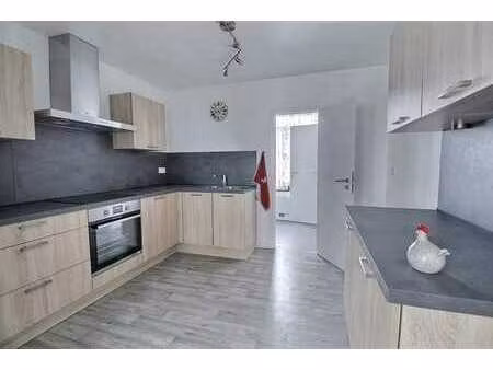 splendide duplex 2 chambres entièrement remis à neuf