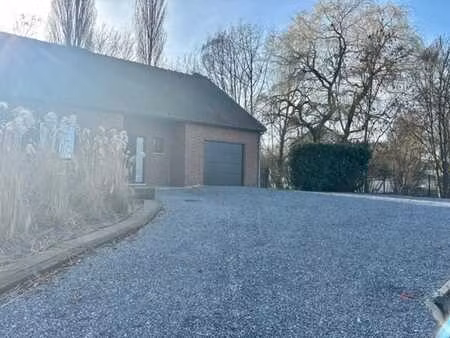 maison 2 chambres + jardin et garage