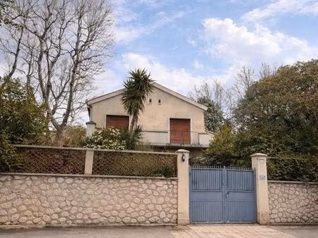 propriété 5 pièces 145 m²
