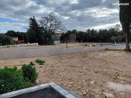 terrain constructible 422m²- 375 000 - la ciotat