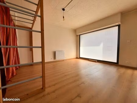 bureau cabinet para-médical