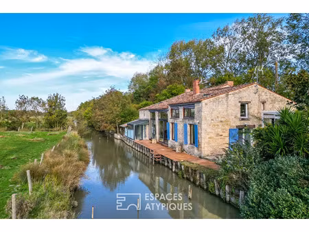 vente maison à maillezais (85420) : à vendre / 226m² maillezais