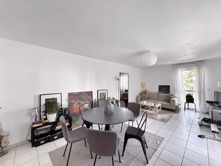 vente appartement 4 pièces 92 m² à ferney-voltaire (01210)  528 000 €