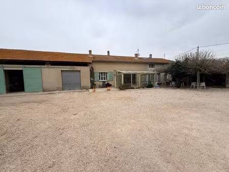 a vendre mas avec dépendance