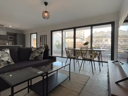 t4 haut standing – 100 m² – terrasse 23 m² – résidence récente – marseille 8ᵉ / rouet