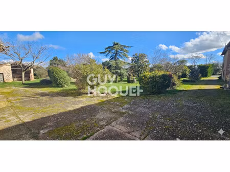 maison à vendre de 6 pièces de 321.83 m² environ avec des dépendances