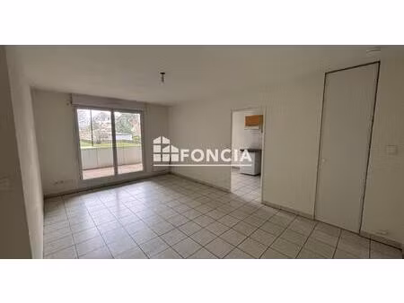 t2 spacieux tres proche du centre-ville