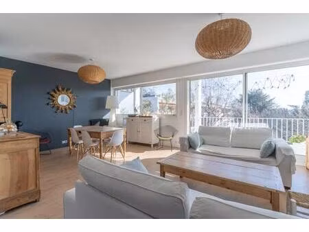 garches - 89m² rénové - dernier étage - balcon