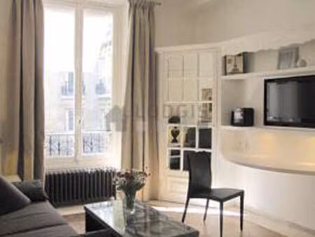 studio meublé avec ascenseur et concierge