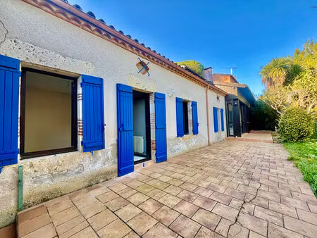 secteur agen  située sur les hauteurs  venez découvrir cette jolie maison d'architecte ave