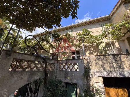 magagnosc dans hameau maison avec jardinet vue mer