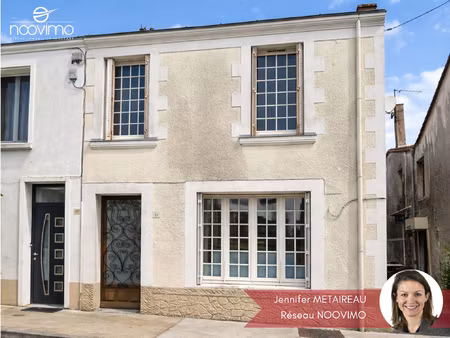 maison ancienne de bourg de 122 m2 avec dépendances