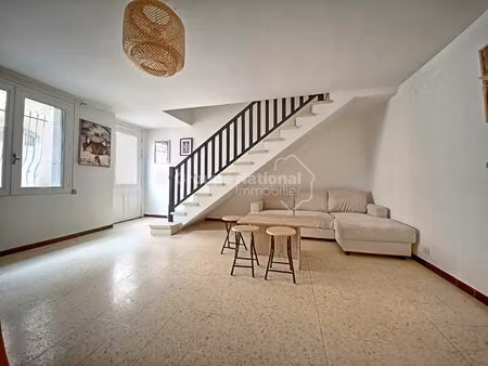 maison de ville 80m2 ( surface au sol 160m²) garage et exterieur