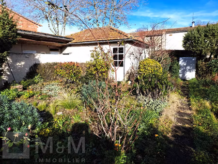 grande maison de village