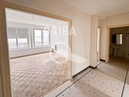 t2 aristide briand / radisson