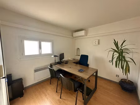 local d'activité/ bureaux 3 pièces à louer - le luc