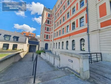 lille - vieux lille - rue royale - rue du magasin - parking sous-sol - disponible de suite