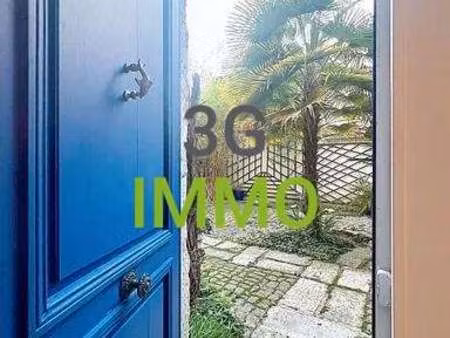 vente maison à niort (79000) : à vendre / 160m² niort